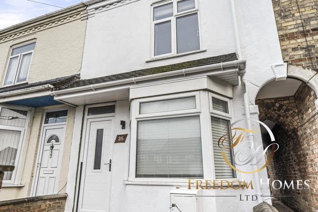 Bespoke Studio with Ensuite in Fellowes Road - PE2 Main Photo