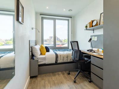 Bright Ensuite in Secure SE1 Student Accomodation Main Photo