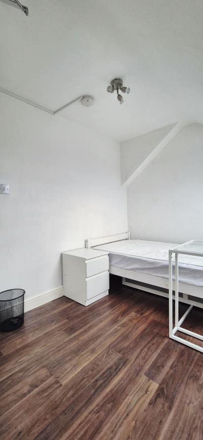 Double room in lovely house. Great location! Main Photo