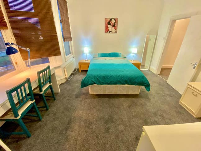 **Massive Dbl Room, Garden, Living Room - Hendon** Main Photo