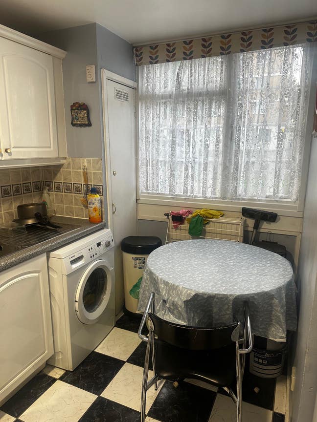 Single Room to rent  Main Photo