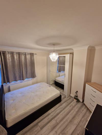  Large double bedroom available in clifton Main Photo