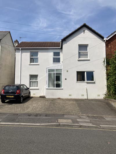    Double Rooms South of Ashley Road  Parkstone.   Main Photo