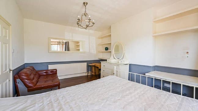 Large victorian garden flat - two double rooms Main Photo