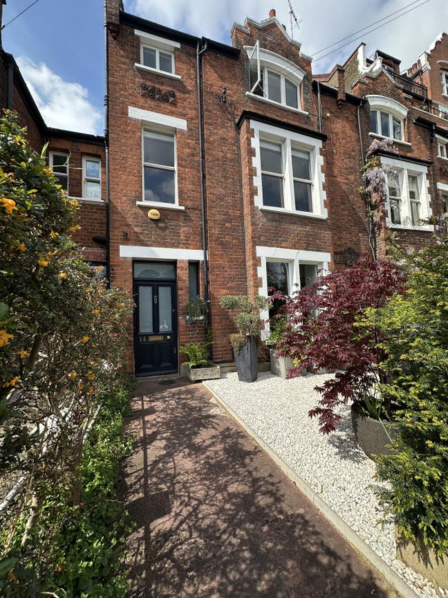 Large Double in beautiful  townhouse   Main Photo