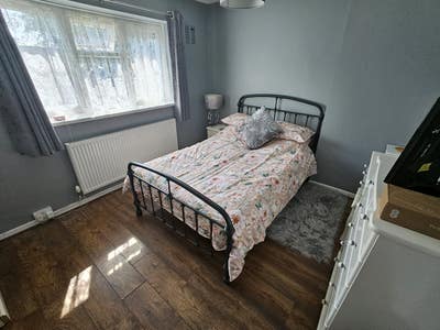 Female required to rent double room Main Photo