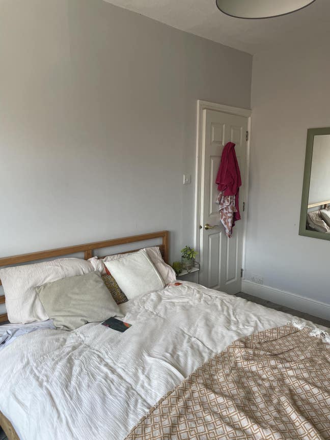 Double room available in friendly communal house Main Photo
