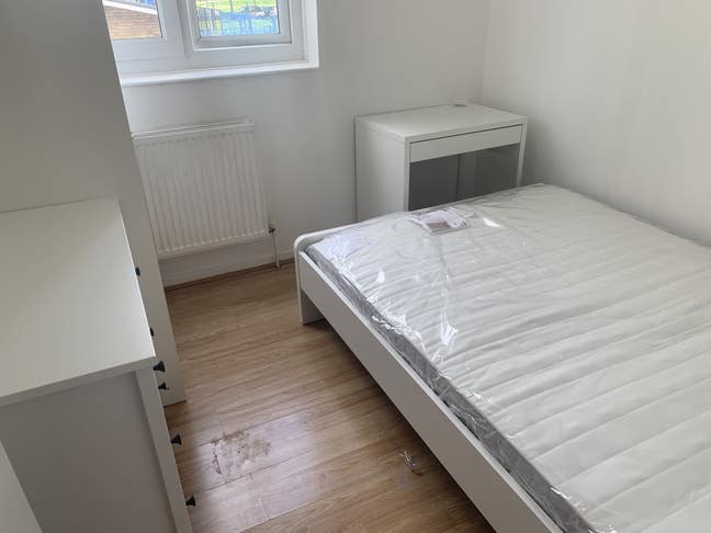 Amazing Double Room Available Near Shoreditch  Main Photo