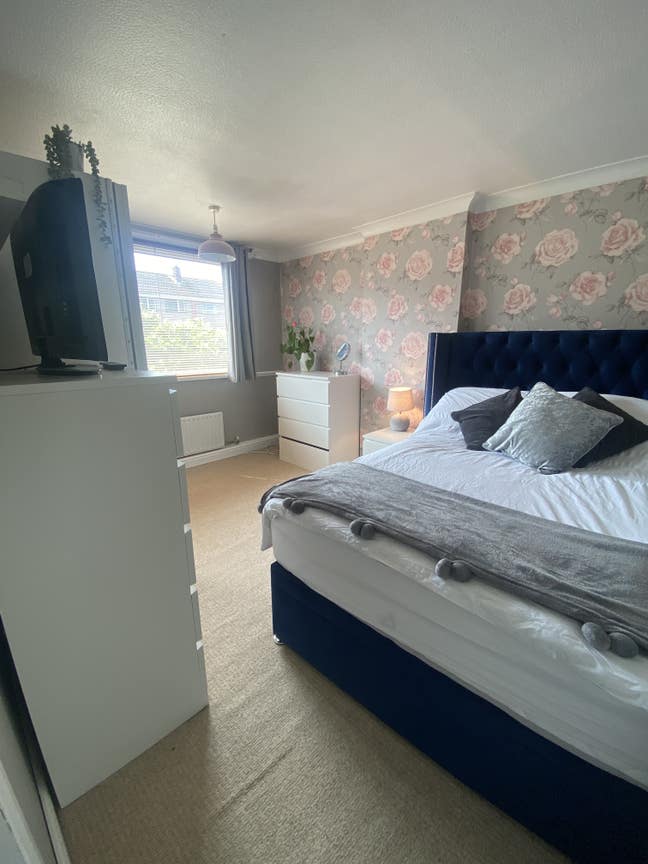 Large double furnished room - Bideford Main Photo