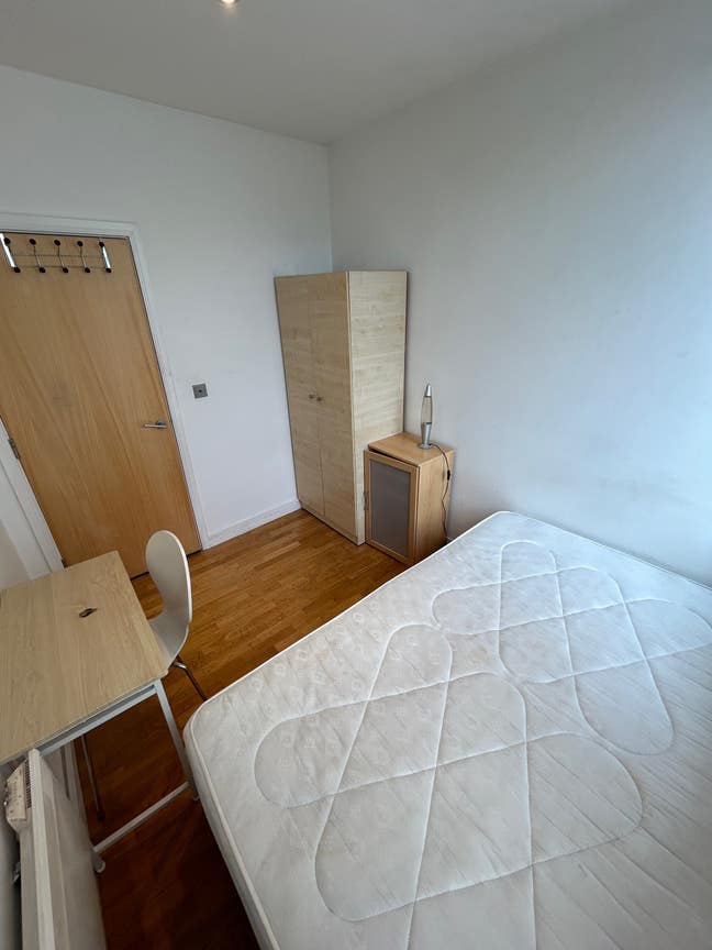 Cozy Bright Riverside Double Room Canada Water Main Photo