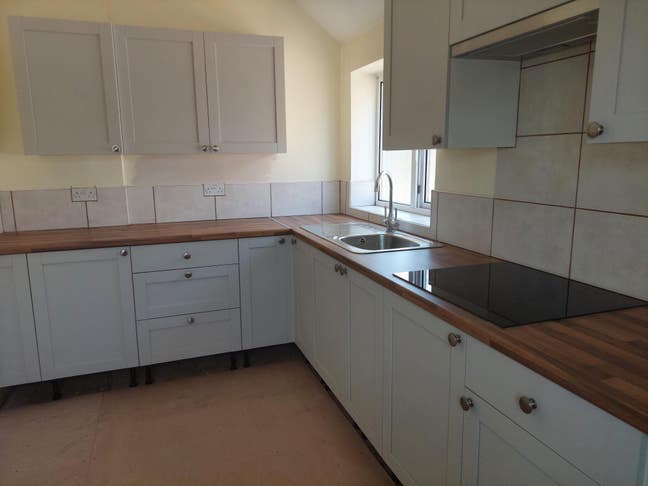 Extra Lge Double Rms BILLS INC Nr Business Pk  Main Photo