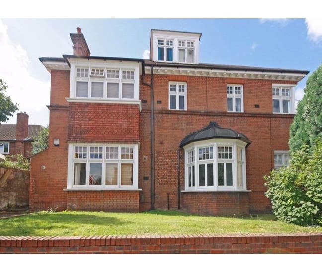 Unfurnished 1 bedroom flat in Surbiton Main Photo