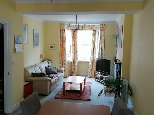 Single room with private bathroom Main Photo