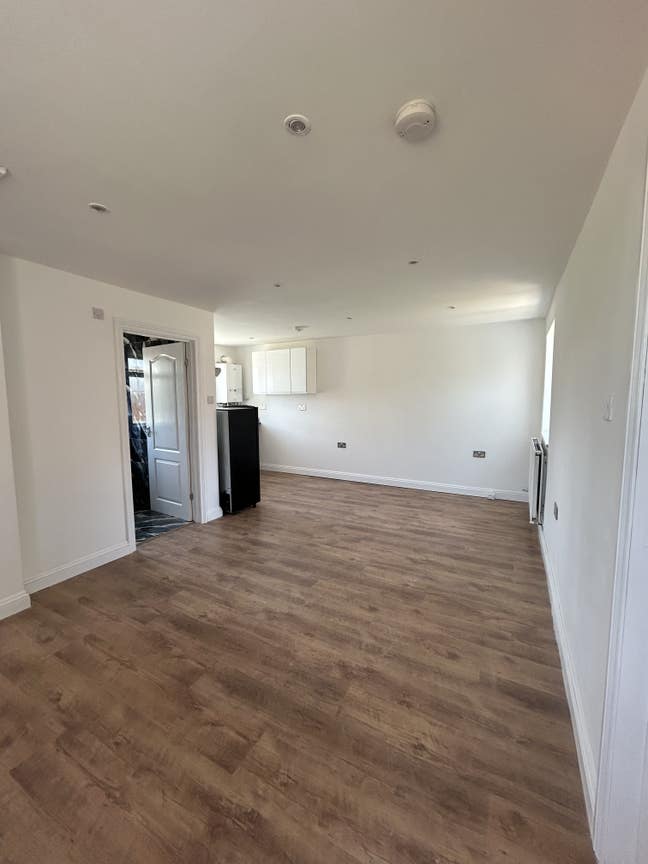 Lovely One Bedroom Flat Available  Main Photo