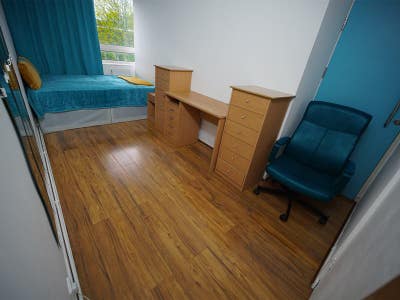 Really nice double, next to a large park Main Photo