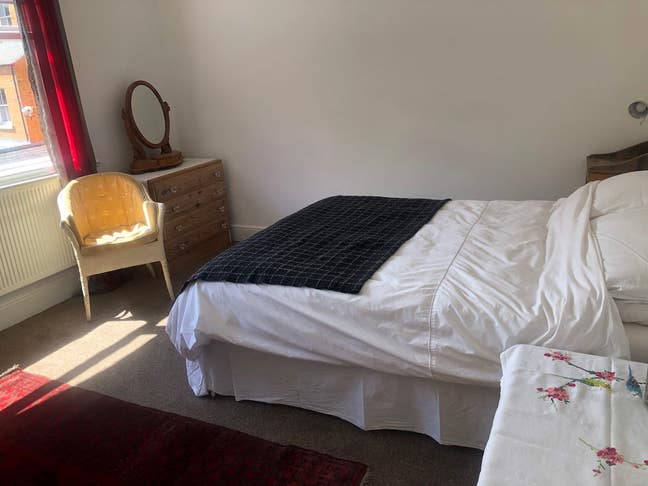 Large double room in Trinity Road/Valley Road area Main Photo