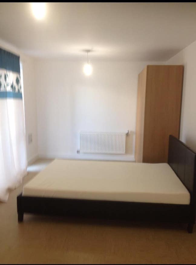 DBL Room in 3 Bed House Romford  Main Photo