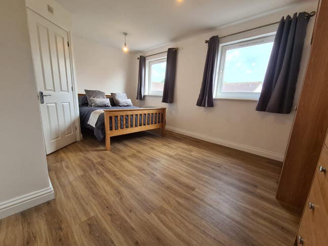 Ensuite, 9min walk to WestQuay. All Bills Included Main Photo