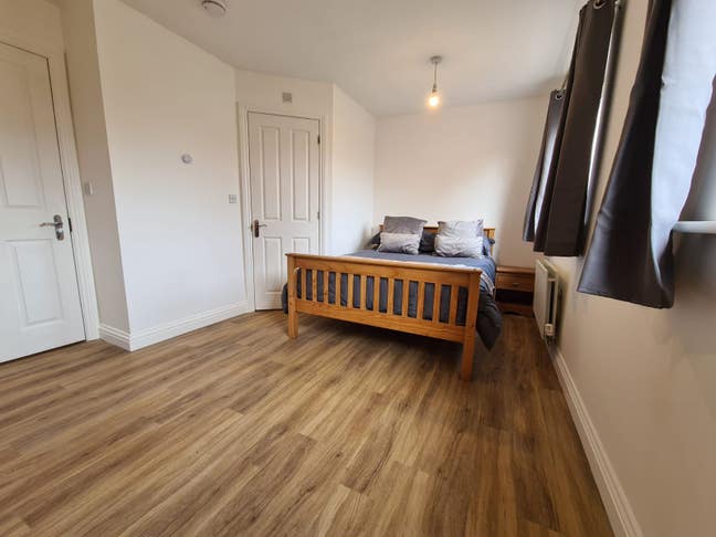 Ensuite, 9min walk to WestQuay. All Bills Included Main Photo