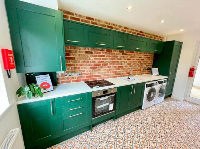 Stunning Double Rooms -  NR5 - 15th Sept (35W-JG) Main Photo