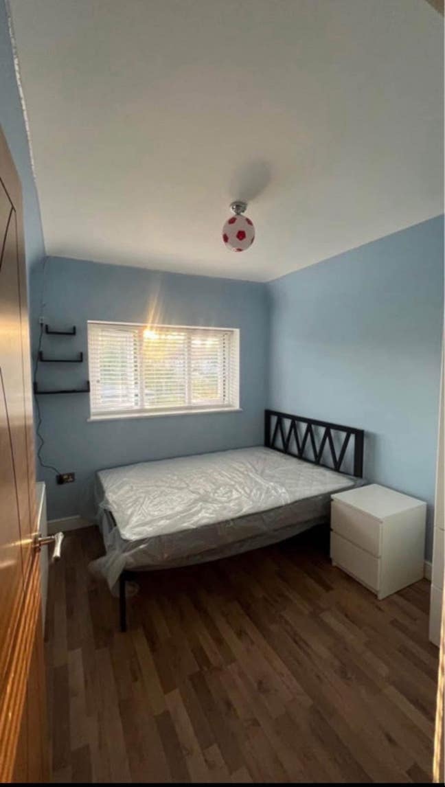Fully furnished double room. 5mins from station Main Photo