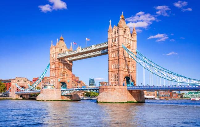 Tower Bridge Few Minutes Away Main Photo