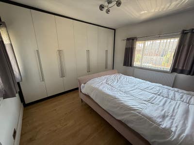 Double Bedroom in Hounslow *All Bills Included Main Photo