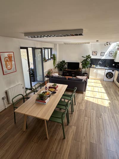 Bright 2-storey flat Bethnal Green, all bills inc  Main Photo