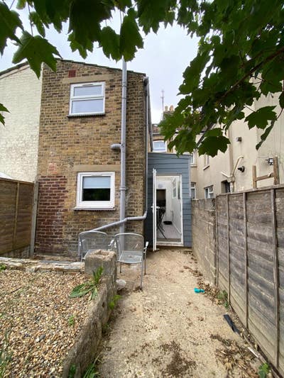 Your Dream En Suite Room Awaits in Gillingham! Main Photo