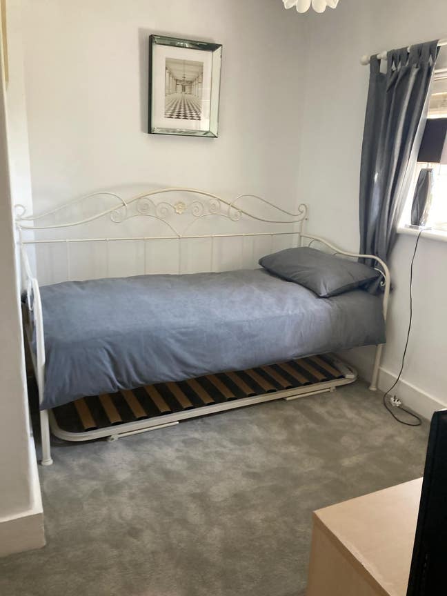 Single room in Country cottage - Great 4 Commuters Main Photo