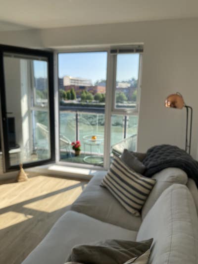 Double room available  Mon-Fri.  Main Photo