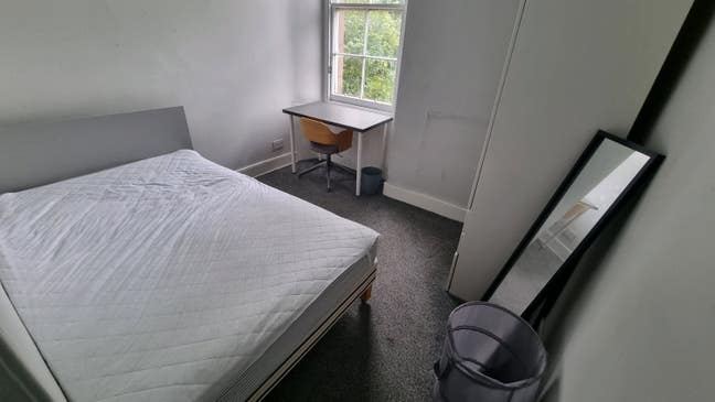 Room available in a 3-bedroom student flat Main Photo