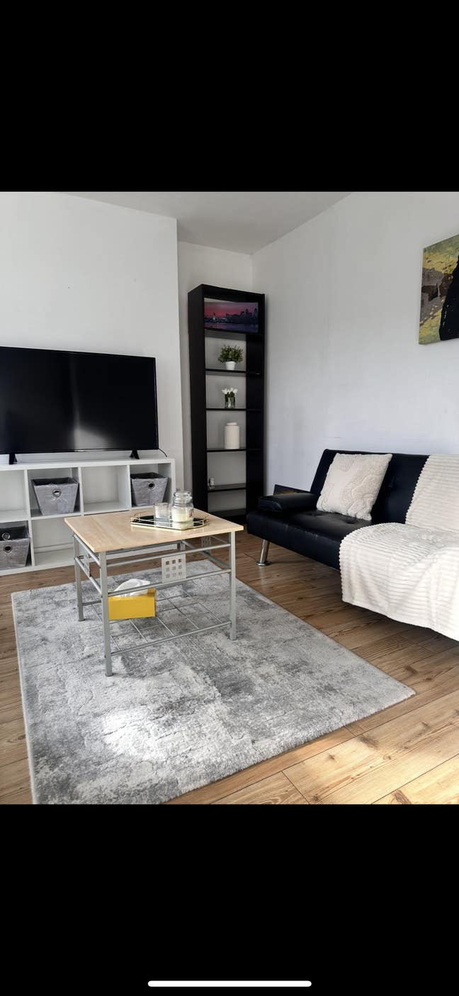 Large rooms next to Tooting Bec Station Main Photo