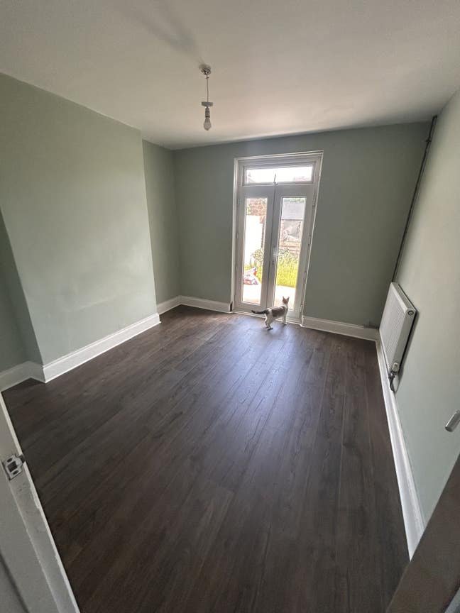 Spacious Double Room by Preston Seafront  Main Photo