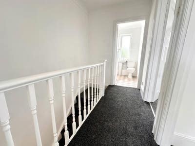 Furnished Double room to rent for a professional Main Photo