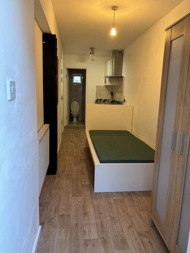 1 Bed Studio in Edmonton N9 Main Photo