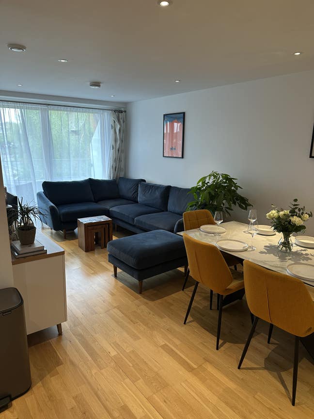 Bright Double in Modern Flat – all bills included Main Photo