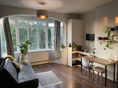 Lovely Double Room in Renovated Flat with Garden Main Photo