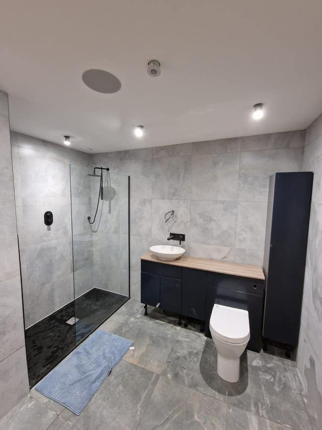 House guest 🙂  Main Photo