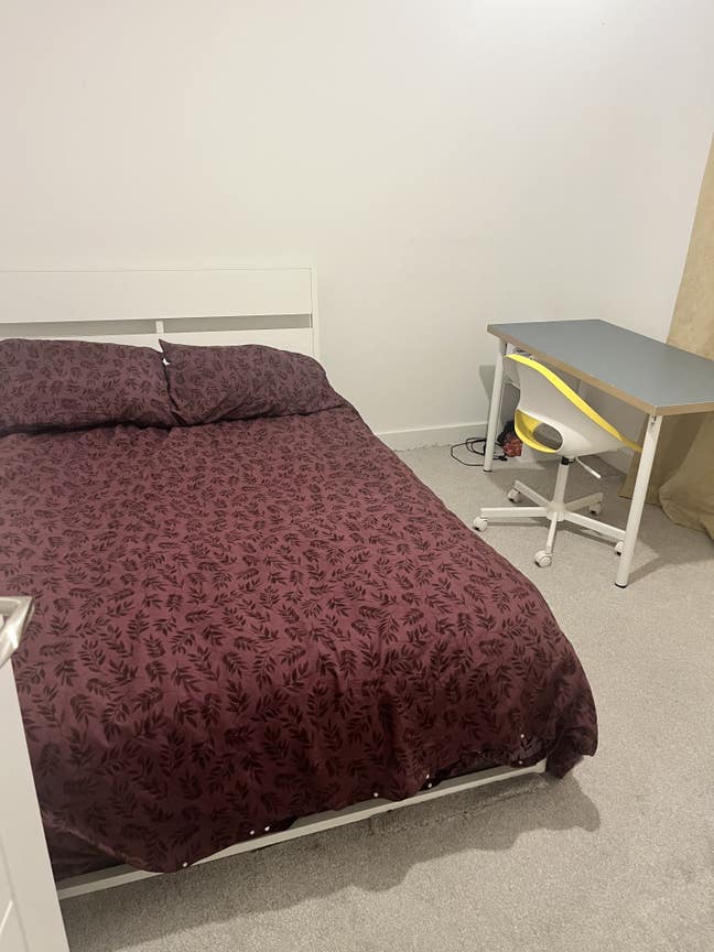 Double  bed room in a nice new house.  Main Photo