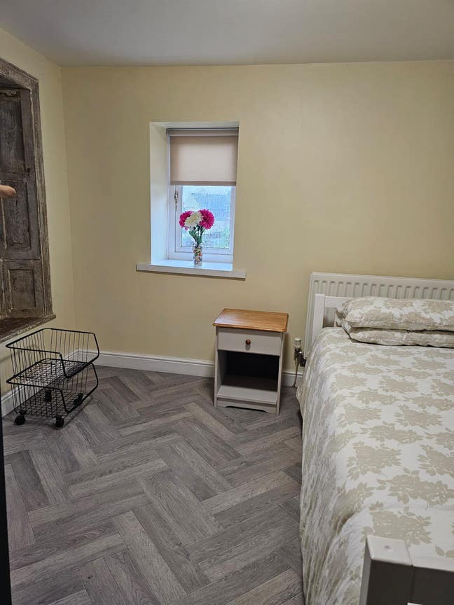 Single room in lovely house share in quiet neighbo Main Photo
