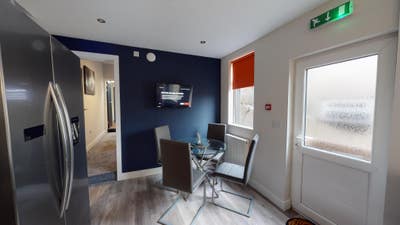 ✨ Premium rooms in central location Main Photo