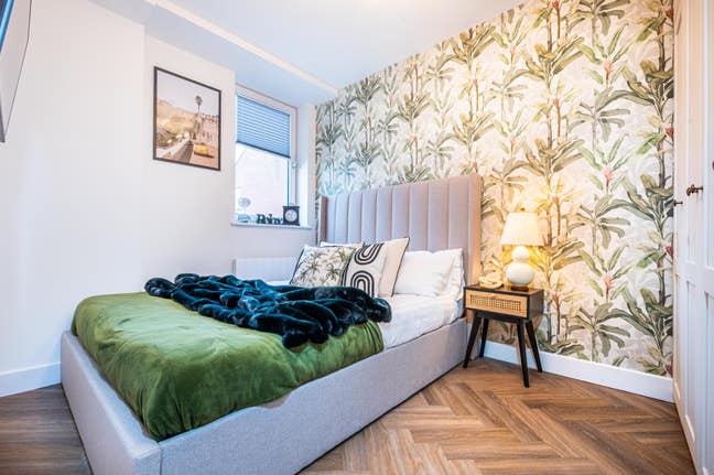 Magnificent 1 Bed Flat Old Town Fully Furnished Main Photo