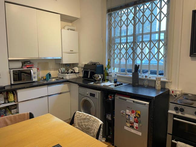 Searching for a Flatmate to live with  Main Photo