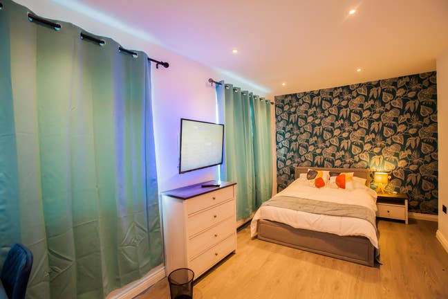 New En-suite double rooms , All bills included Main Photo