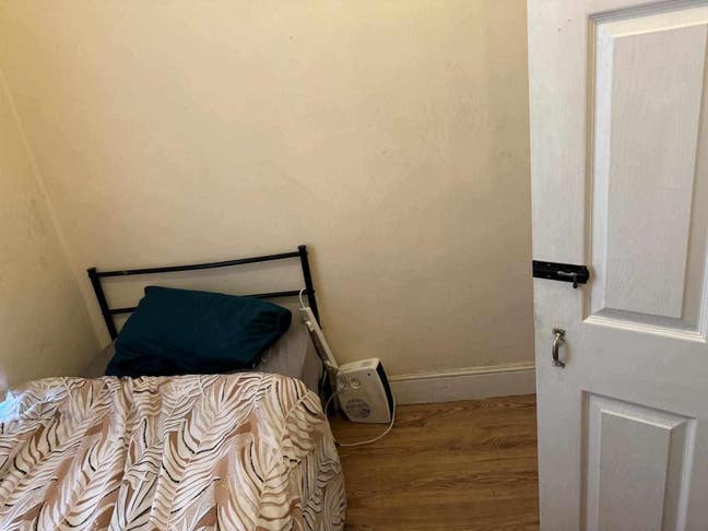 Room for Rent in Tilbury | Near Amazon, Asda, & St Main Photo