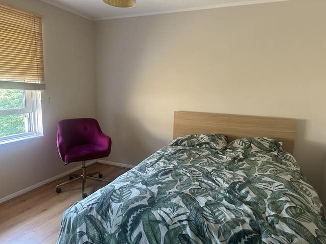 Double bedroom near Victoria Park Main Photo
