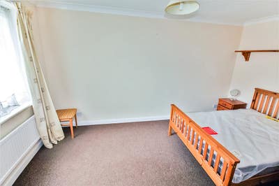 Stunning Large Double Room with New Ensuite Main Photo