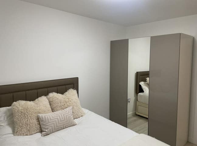 Double En Suite Bedroom Main Photo
