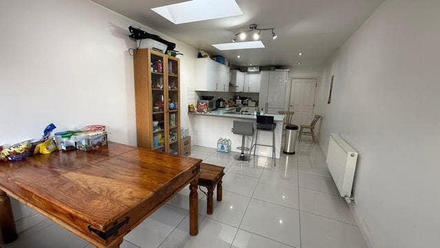 Spacious three-bedroom property in Basingstoke Main Photo